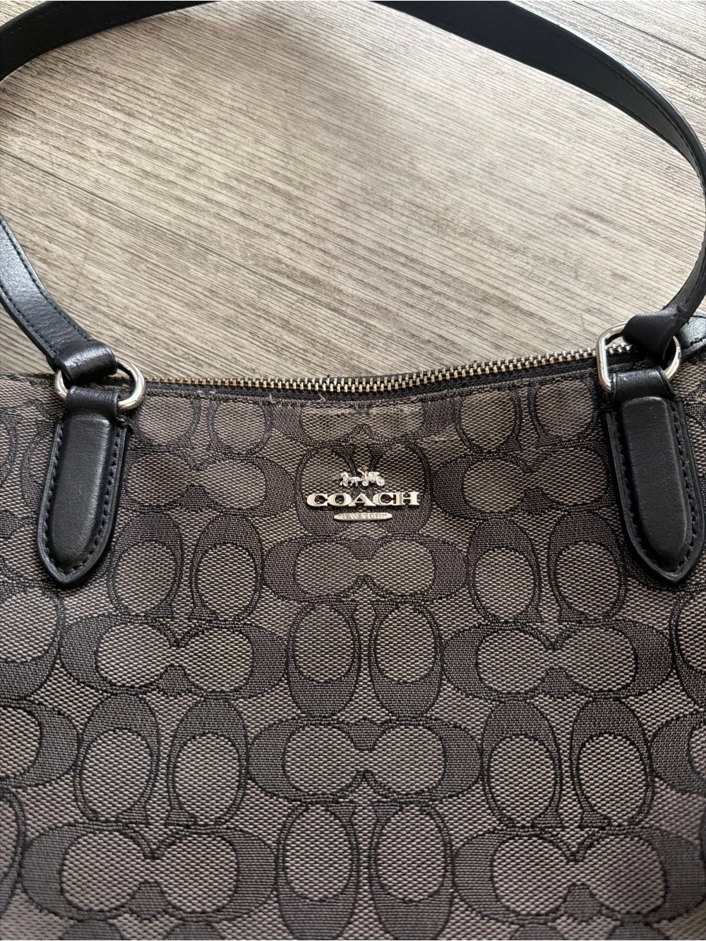 Coach Signature Canvas zip top bag - Picture 2 of 6